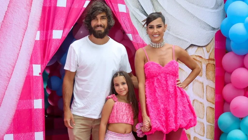 Aos 44 anos, Deborah Secco revela se terá novos filhos ou não: ‘Ser mãe biológica’