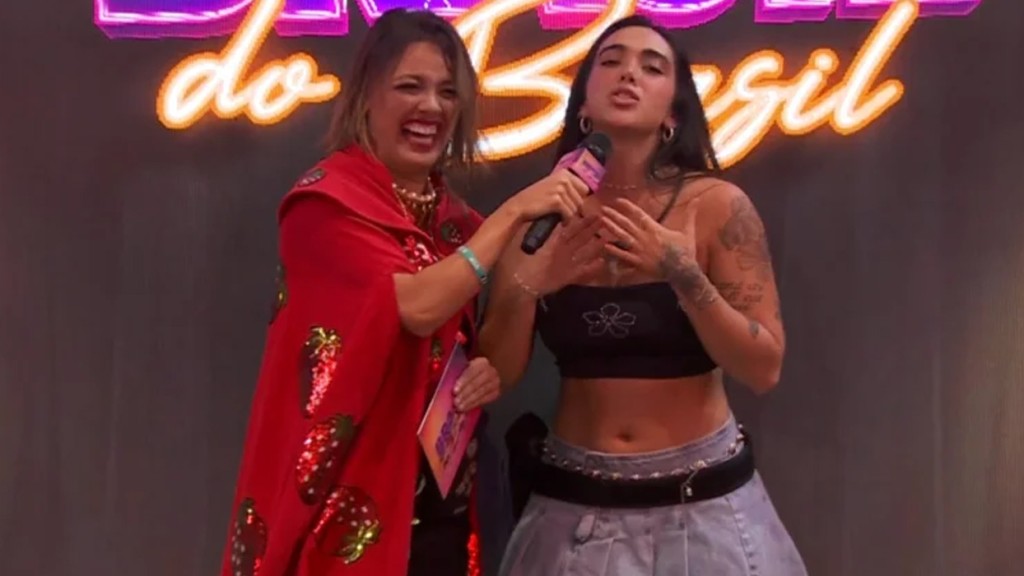 Beatriz do BBB 24 viraliza após cometer gafe com colega durante festa: ‘Nova Xuxa’